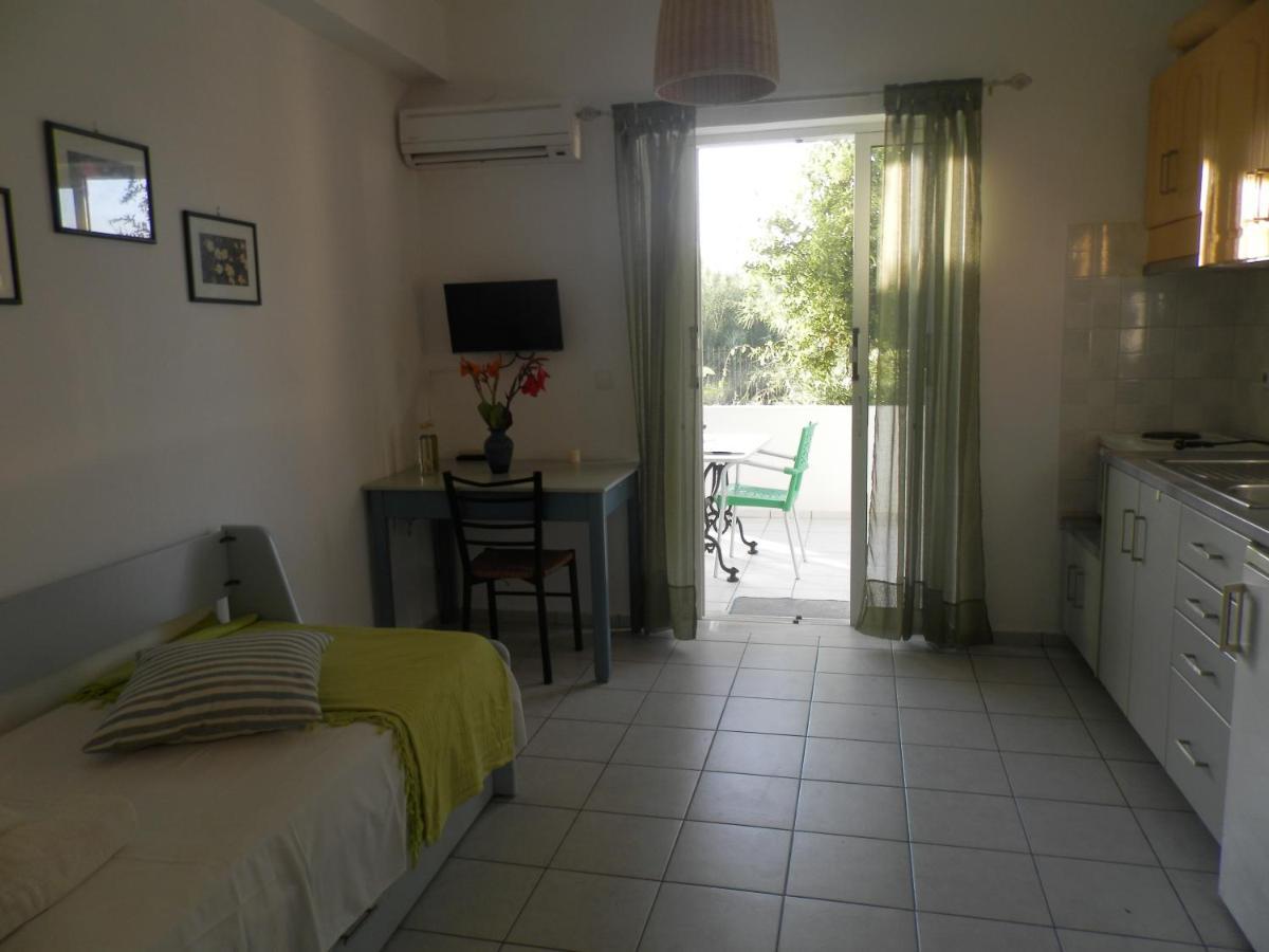 פלטאנס Silvi Mari Apartments מראה חיצוני תמונה